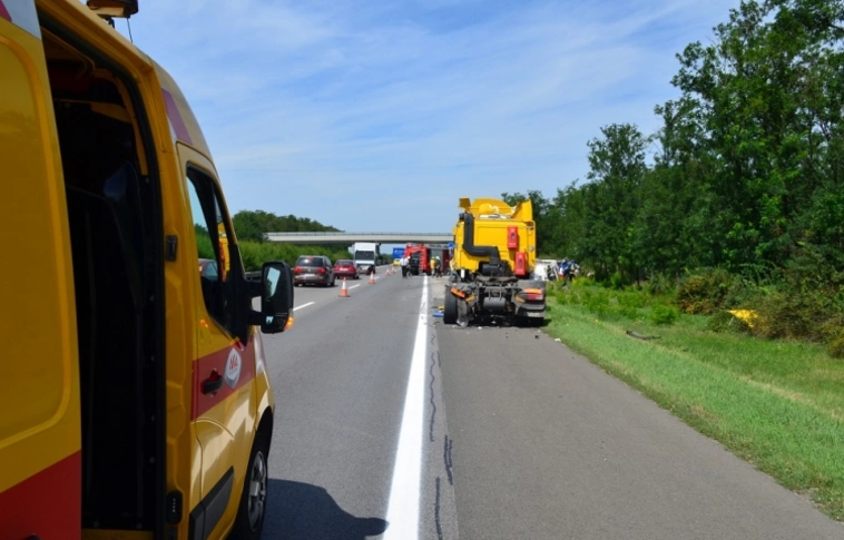 Halálos baleset történt az 1-esen