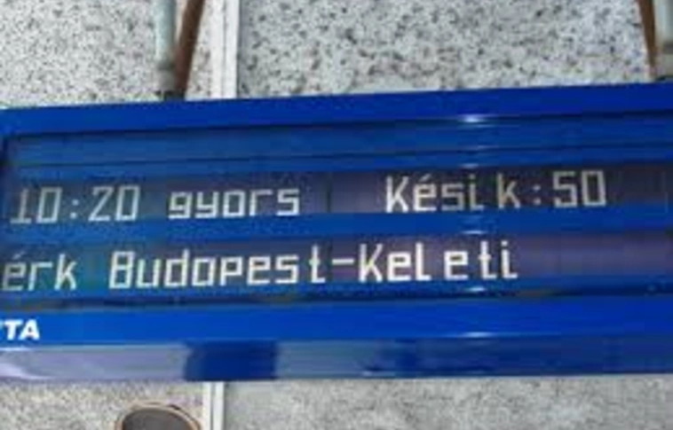 Késnek a vonatok a győri és a szobi vonalon