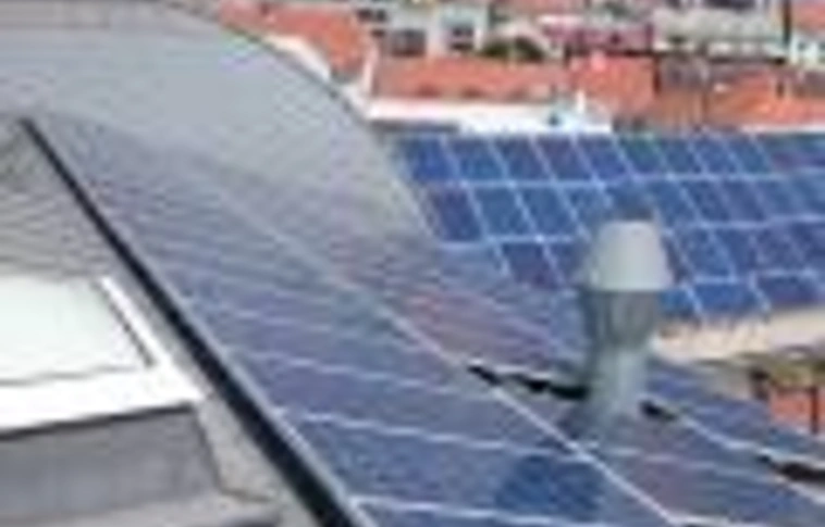 A napenergiát is felhasználják vonatok működtetésére Indiában