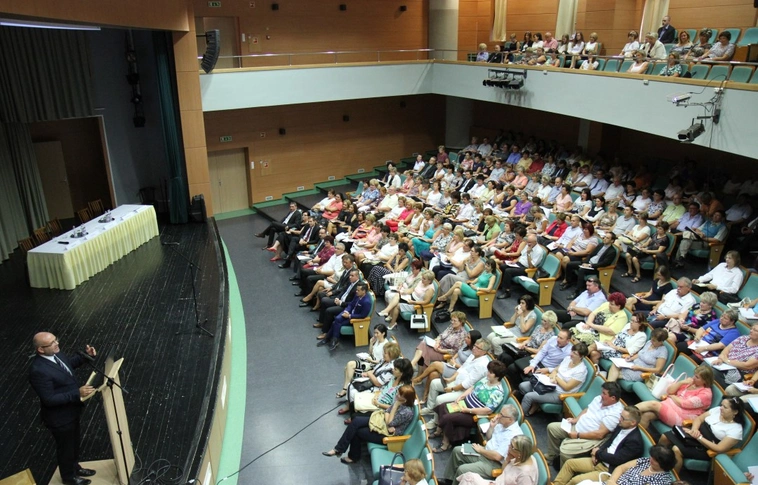 "Idén már nem várhatók nagy átalakítások" - megyei szakmai tanévnyitó konferencia Miskolcon