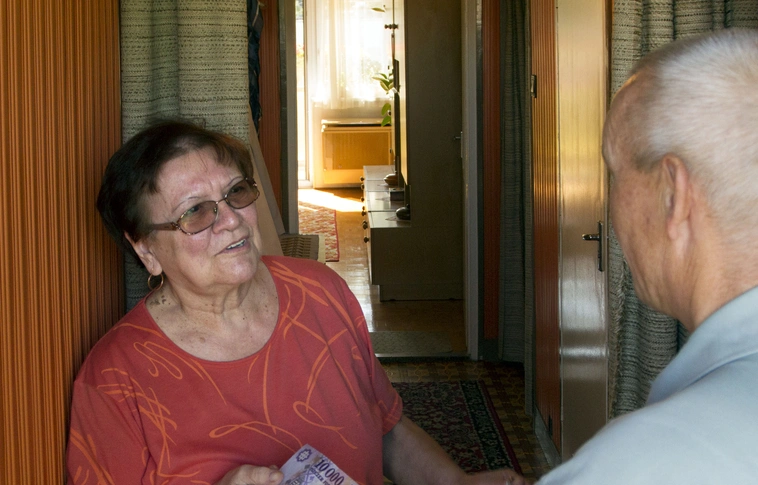 Rétvári: lezárult az Erzsébet-utalványok kézbesítése