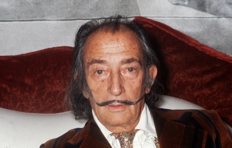 Felnyitották Salvador Dalí kriptáját, bajsza pont úgy áll, mint életében