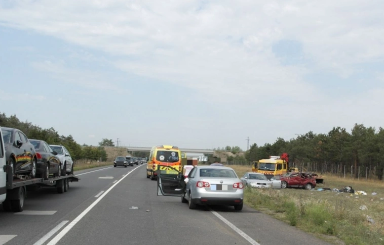 Tíz ember megsérült a ferihegyi repülőtéren egy buszbalesetben