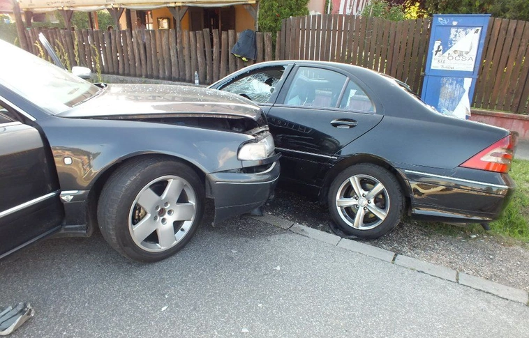 Balesetük után összeverekedtek