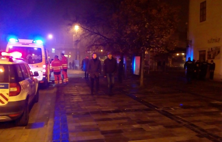 Balhé volt a Villanyrendőrnél péntek este