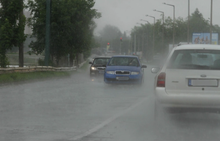 Elsőfokú figyelmeztetés Borsodban a heves zivatarok miatt