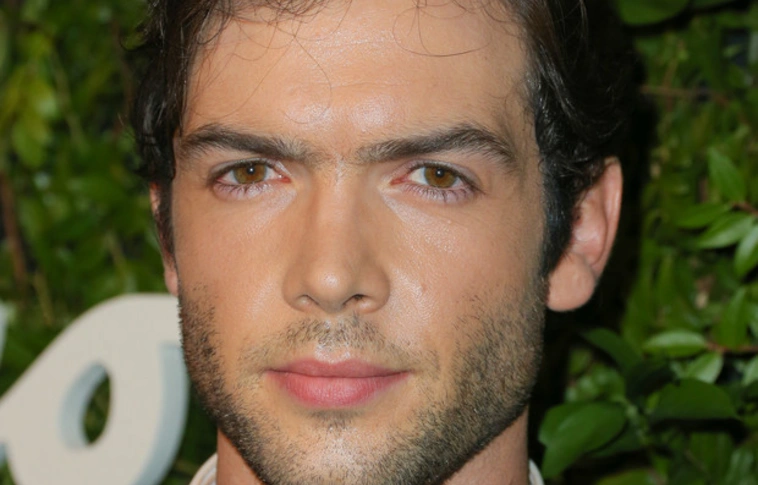 Melyik Hollywood-i legenda unokája ő?