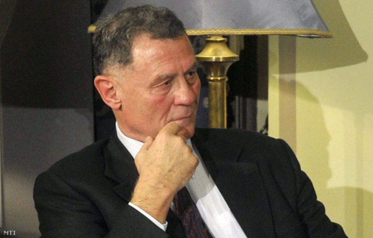 Elhunyt Lovas István