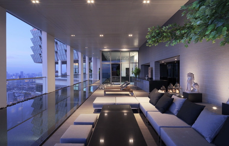 Kiakadt a luxusmérő ennél a háromemeletes bangkoki penthouse-nál