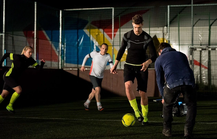 Tévéreklámban szerepel a Magyar Íróválogatott