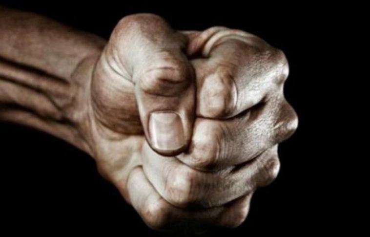 Megütötte a közterület-felügyelőt