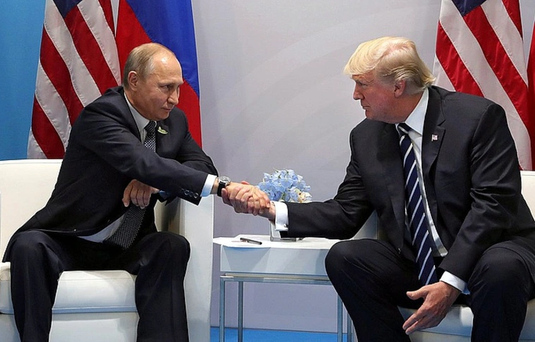 Kreml: megkezdődött a párizsi Putyin-Trump találkozó előkészítése