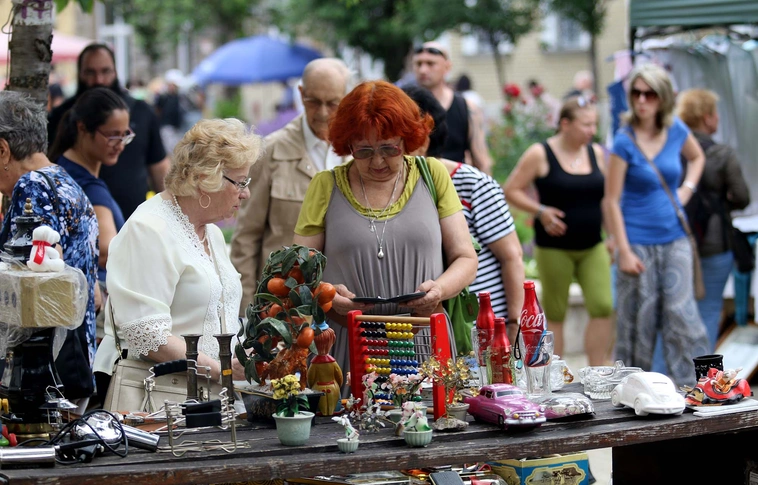 Délig zavartalan volt a régiségvásár, majd jött a vihar (Képgalériával!)