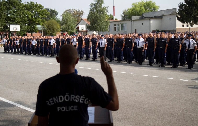 Eskütétel és évnyitó a Miskolci Rendészeti Szakgimnáziumban (Képgalériával)