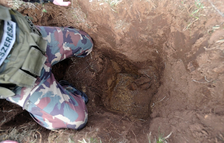 Elszállítják a biatorbágyi iskolában talált bombát