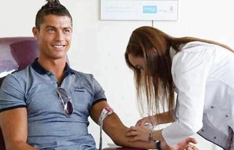 Tíz sztár, aki rendszeresen ad vért