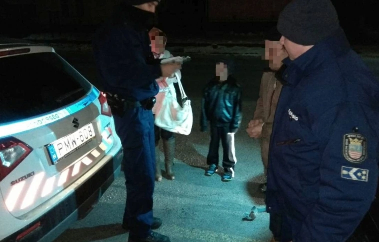 Egy átfagyott szerb családon segítettek a rendőrök