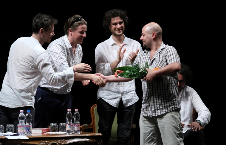 "A társulat igazi közösséggé kovácsolódott" Évadzáró ülés a színházban (Képgalériával!)