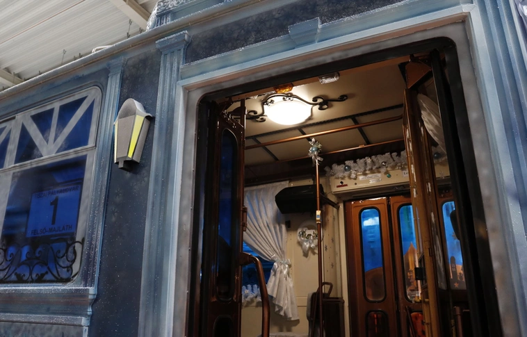 Látta már, milyen lesz idén Miskolc adventi villamosa? Mutatjuk a részleteket!