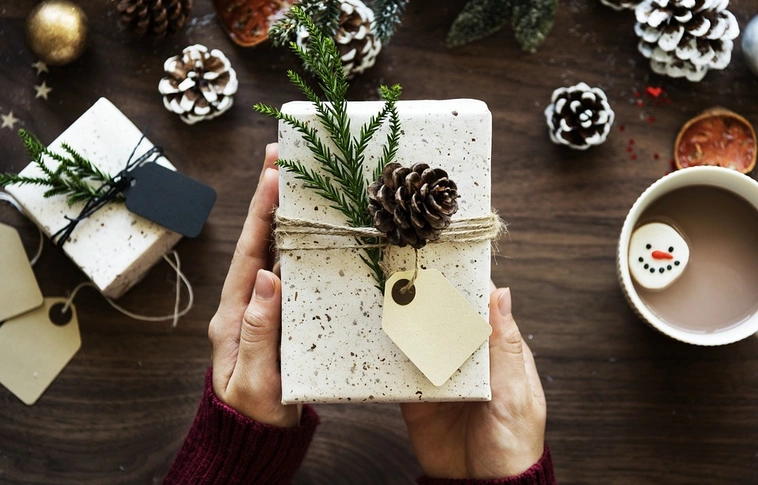 Minden ötödik magyar adott már tovább karácsonyra kapott ajándékot