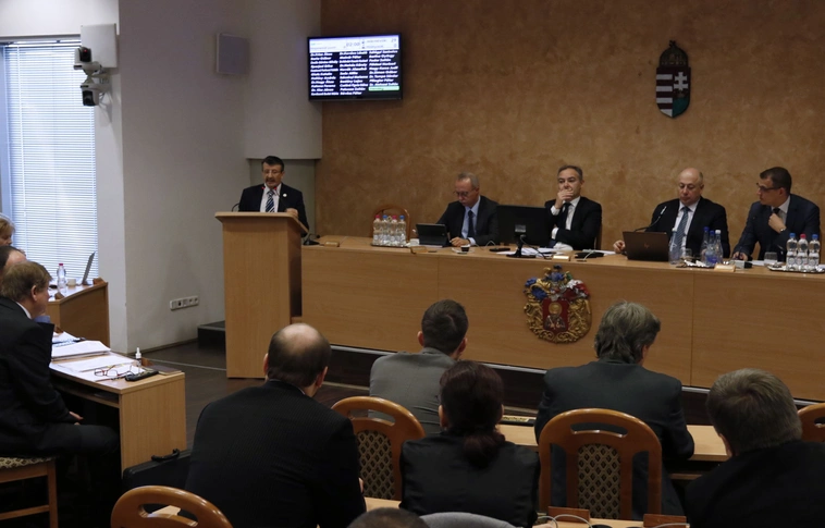 Rendkívüli közgyűlés: összevonják a MESZEGYI-t és az Őszi Napsugár Otthont