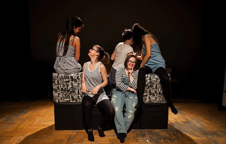 "KépMás – Próbálom túlkiabálni magam" Speciális színházi előadás érkezik Miskolcra