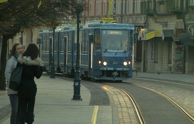 Változik a villamosközlekedés a régiségvásár idején