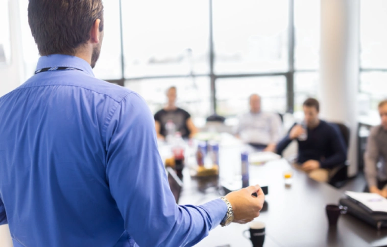 Túlárazással trükközött a termékértékesítő