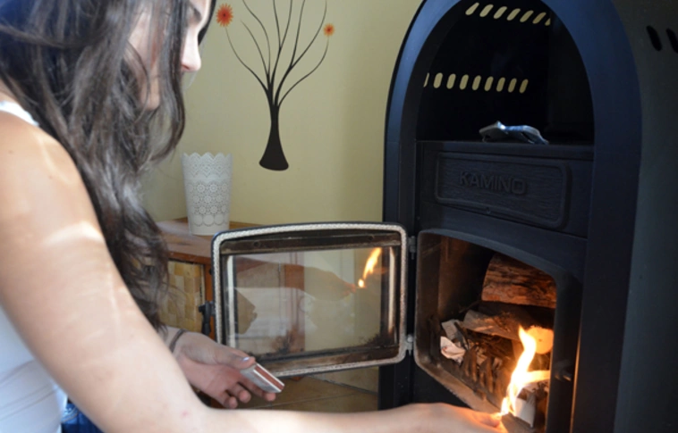 Tisztifőorvos: a helytelen lakossági tüzelés a légszennyezettség egyik fő forrása