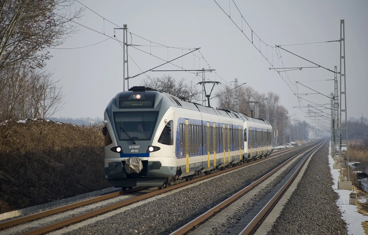 Tíz hónapos korlátozás lesz a Budapest–Hatvan vasútvonalon hétfőtől