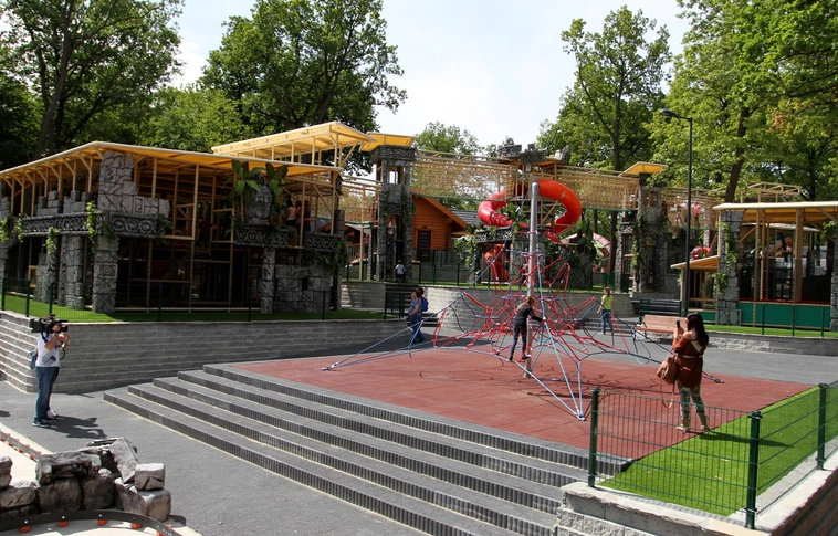 A Dotto vonat névadói jártak szerdán az Avalon Parkban
