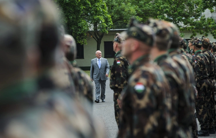 Hende Csaba: a katonáink a missziókban nemzeti érdekeinket védik