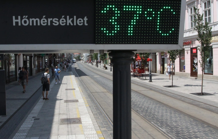 Életbe lépett a hőségriadó – akár 15-20 perc alatt is le lehet égni