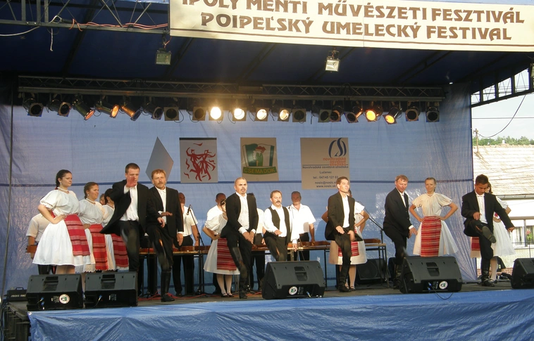 Házias ételek, italok, és Caramel-koncert a művészeti fesztiválon