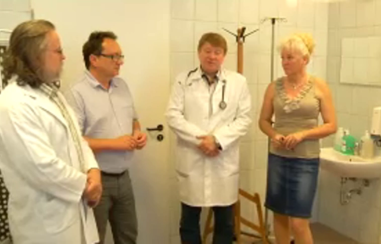 Ultrahang-készülék segíti a gyógyítást a Batsányi utcai rendelőben