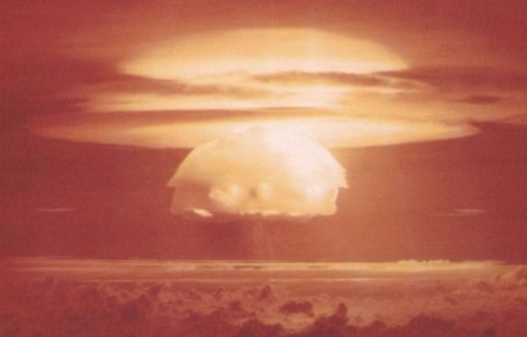 Soha nem látott felvételek az amerikai atomrobbantásokról