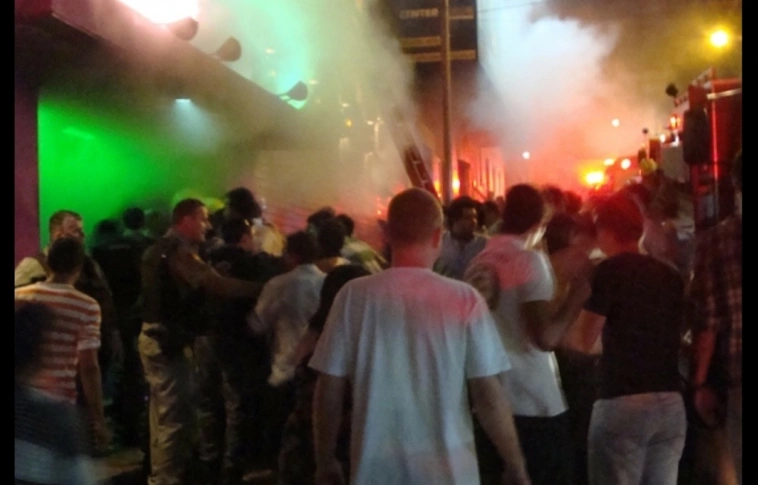 Tűzvész pusztított egy bukaresti klubban, 27 ember meghalt