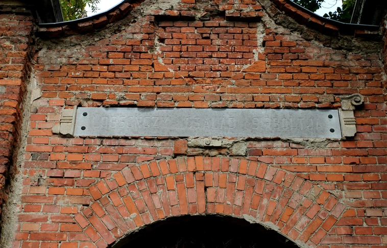 Emberi csontok a Kálvária-dombon – eljárás indult a sírrongálók ügyében