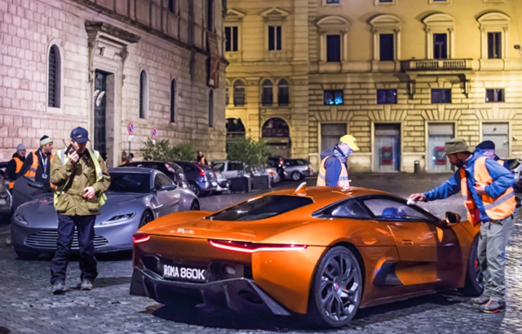 Több milliárd forint volt az új James Bond film autós költségvetése
