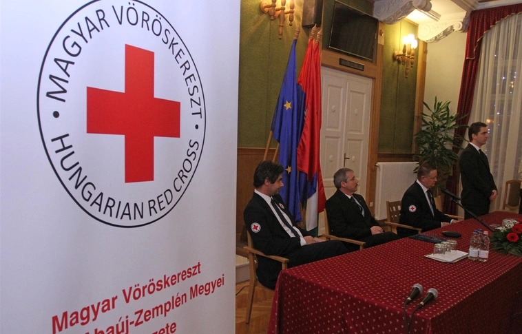 Sokszoros véradókat köszöntöttek a megyeházán