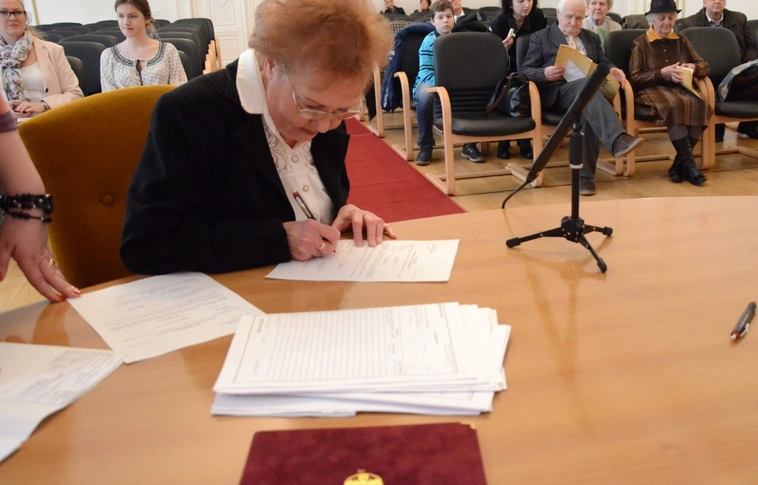 Miskolcon tettek állampolgársági esküt