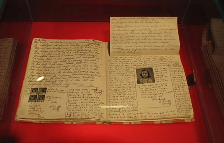 Közzétették Anne Frank naplóját a neten a botrány ellenére is