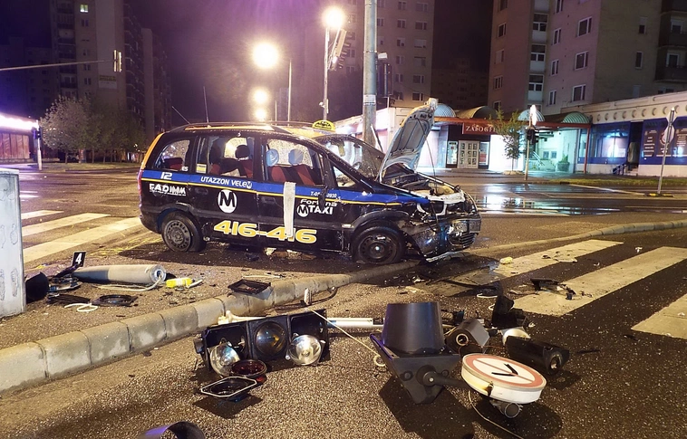 Büntetőeljárást folytat a rendőrség az éjjel történt baleset ügyében