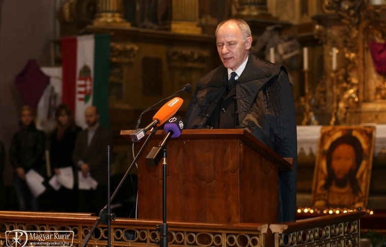 Bogárdi Szabó: Isten nélkül egész valónk a félelem foglya