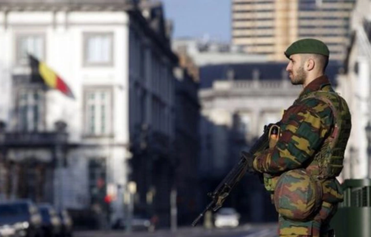 Rálőttek a rendőrökre egy házkutatás során Brüsszelben