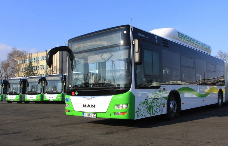 Már Miskolcon tíz új CNG-üzemű autóbusz – folyamatosan érkezik majd a többi jármű is!