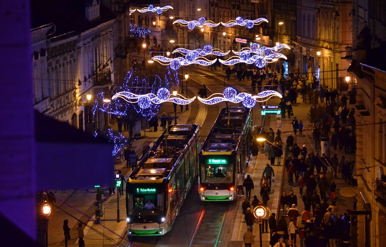 Egészen a Kocsonya Farsang végéig marad a díszkivilágítás Miskolcon