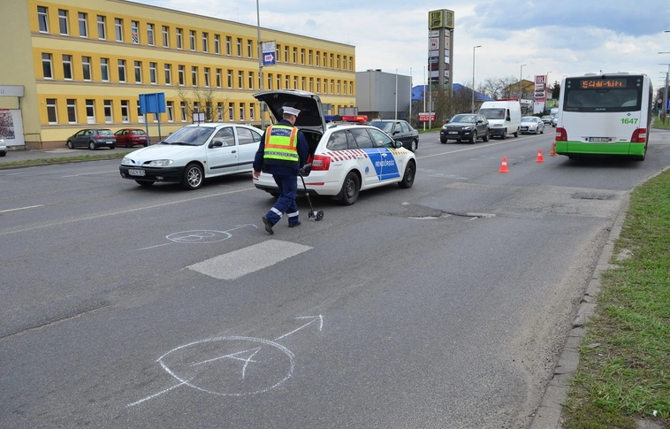 A Szentpéteri kapuban koccantak