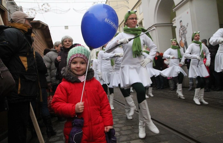 Felvonulással vette kezdetét idén is a Miskolci Kocsonya Farsang