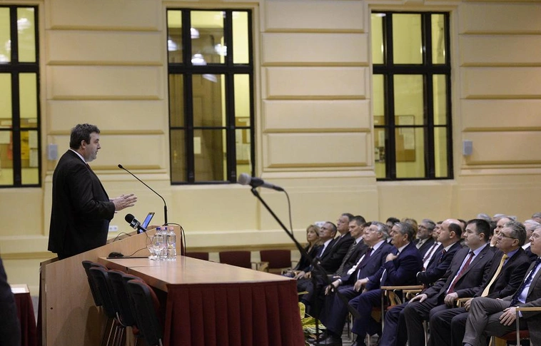 Palkovics: a felsőoktatási intézmények érdekében tevékenykednek a konzisztóriumok